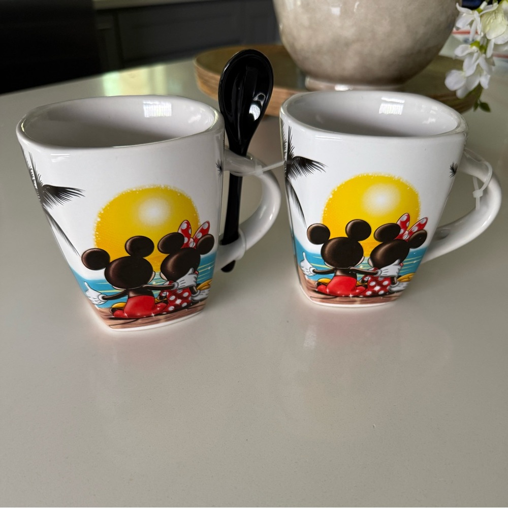 Set of 2 Disney Mickey and Minnie Leigh Mug‎